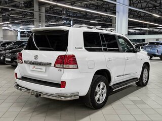 2011 Toyota Land Cruiser 200 Series, белый, 2803000 рублей, вид 3
