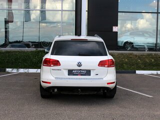 2011 Volkswagen Touareg II, белый, 1650000 рублей, вид 5