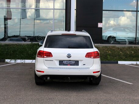2011 Volkswagen Touareg II, белый, 1590000 рублей, вид 5