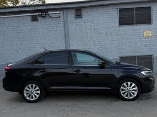 2022 Volkswagen Polo VI, чёрный, 1780000 рублей, вид 4