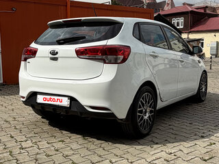 2016 Kia Rio III Рестайлинг, белый, 970000 рублей, вид 2