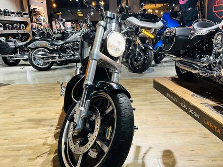 2010 Harley-Davidson V-Rod Muscle, чёрный, 1100000 рублей, вид 4