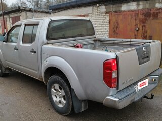 2007 Nissan Navara (Frontier) III (D40), серебристый, 725000 рублей, вид 3
