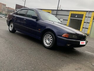 1998 BMW 5 серии 528i IV (E39), синий, 750000 рублей, вид 2