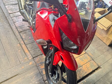 2021 Honda CBR 300R, красный, 610000 рублей, вид 4