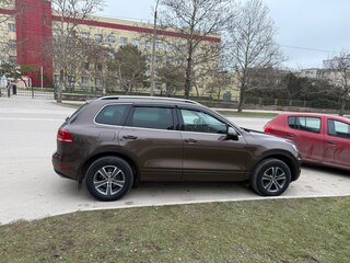 2012 Volkswagen Touareg II, коричневый, 1850000 рублей, вид 4
