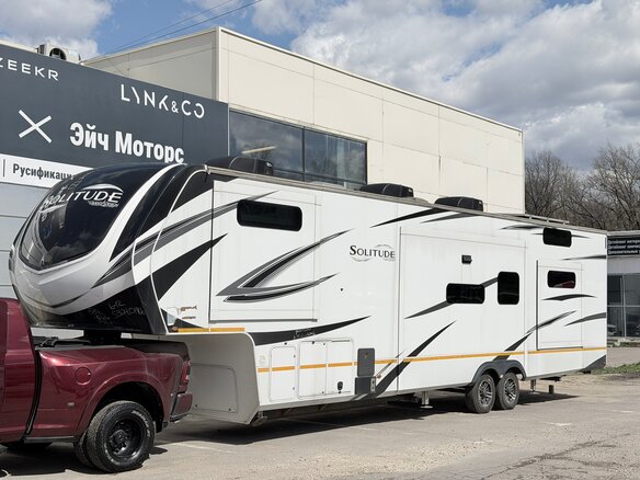 2023 Grand Design RV Solitude, белый, 9965000 рублей - вид 1