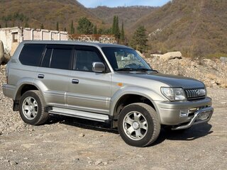 1999 Toyota Land Cruiser Prado 90 Series Рестайлинг, серебристый, 1300000 рублей, вид 1