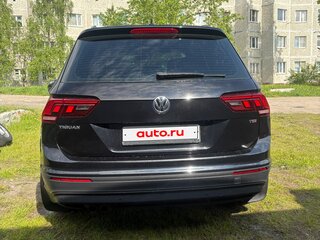 2017 Volkswagen Tiguan II, чёрный, 1999000 рублей, вид 2