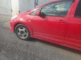 2003 Toyota Wish I, красный, 650000 рублей, вид 2