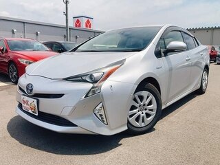 2017 Toyota Prius IV (XW50), серебристый, 1300000 рублей, вид 1