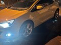 2012 Opel Astra GTC J Рестайлинг, жёлтый, 900000 рублей - вид 3
