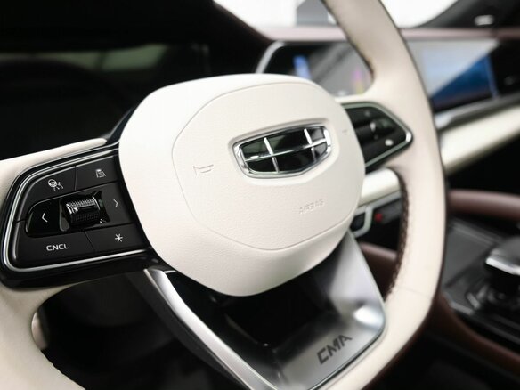 2023 Geely Monjaro I, серый, 3005000 рублей - вид 11