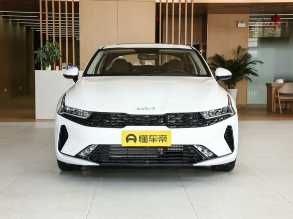 2025 Kia K5 III, белый, 3165000 рублей - вид 5