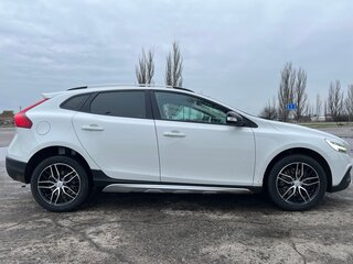 2018 Volvo V40 Cross Country I Рестайлинг, белый, 2000000 рублей, вид 3