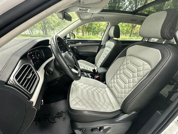 2022 Volkswagen Tayron I, белый, 2150000 рублей - вид 10