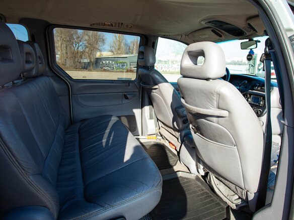 1998 Chrysler Voyager Grand III, серый, 190000 рублей - вид 10