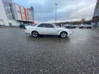 1993 Toyota Mark II VII (X90), белый, 520000 рублей, вид 3