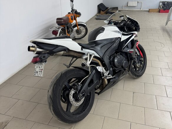 2008 Honda CBR 600RR, белый, 380000 рублей - вид 7