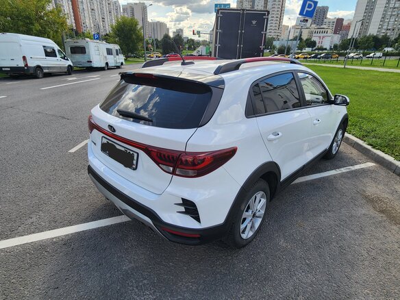 2021 Kia Rio X IV Рестайлинг, белый, 1560000 рублей - вид 5