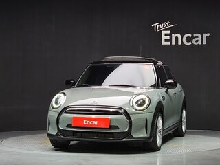 2022 Mini Hatch Cooper III (F55/F56) Рестайлинг 2, бежевый, 1870000 рублей, вид 2