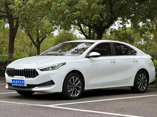 2021 Kia K3 II (China Market), белый, 1350000 рублей, вид 1