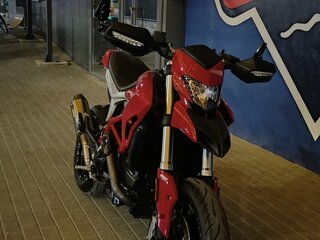 2016 Ducati Hypermotard, красный, 990000 рублей, вид 4