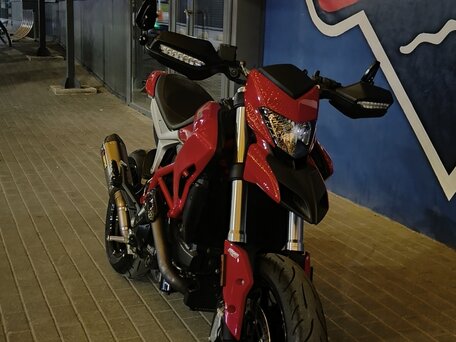 2016 Ducati Hypermotard, красный, 990000 рублей, вид 4