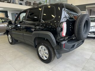 2026 Lada (ВАЗ) Niva Travel I Рестайлинг, чёрный, 1467900 рублей, вид 5
