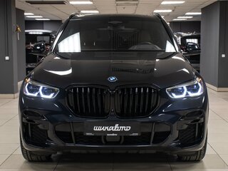 2022 BMW X5 45e IV (G05/G18), чёрный, 9600000 рублей, вид 2