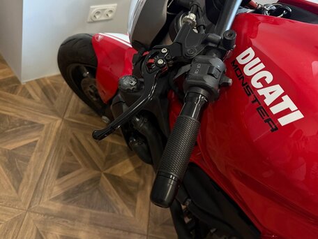 2015 Ducati Monster 821, красный, 1050000 рублей, вид 5