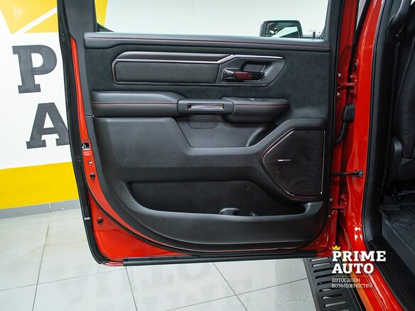 2025 Ram 1500 RHO V Рестайлинг, красный - вид 12