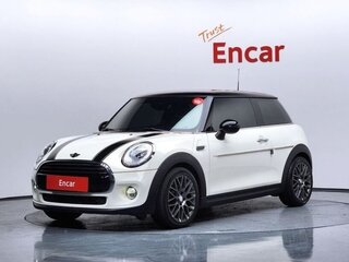 2017 Mini Hatch Cooper III (F55/F56), белый, 1590000 рублей, вид 1