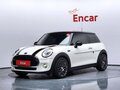 2017 Mini Hatch Cooper III (F55/F56), белый, 1590000 рублей