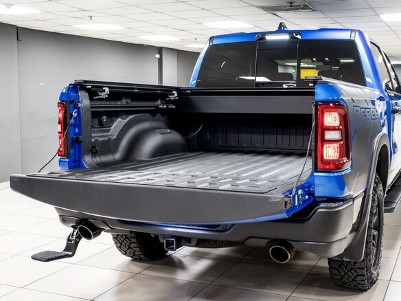 2026 Ram 1500 Crew Cab V Рестайлинг, синий - вид 8
