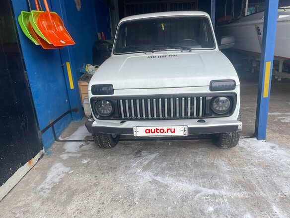 2013 Lada (ВАЗ) 2121 (4x4) I Рестайлинг, белый, 600000 рублей - вид 2