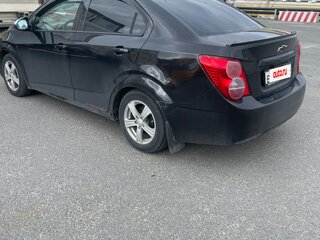 2013 Chevrolet Aveo II, чёрный, 500000 рублей, вид 2