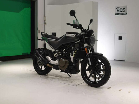 2020 Husqvarna Svartpilen 250, серый, 300000 рублей, вид 2
