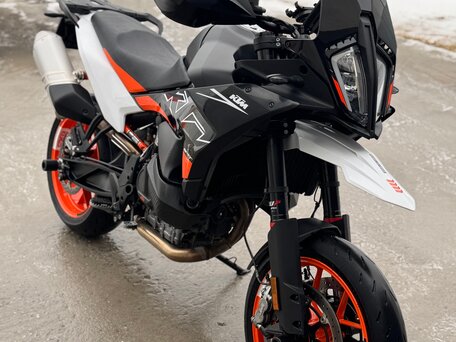 2023 KTM 890 SMT, чёрный, 1140000 рублей, вид 2
