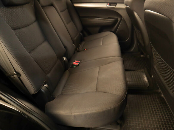 2011 Kia Sorento II, чёрный - вид 16