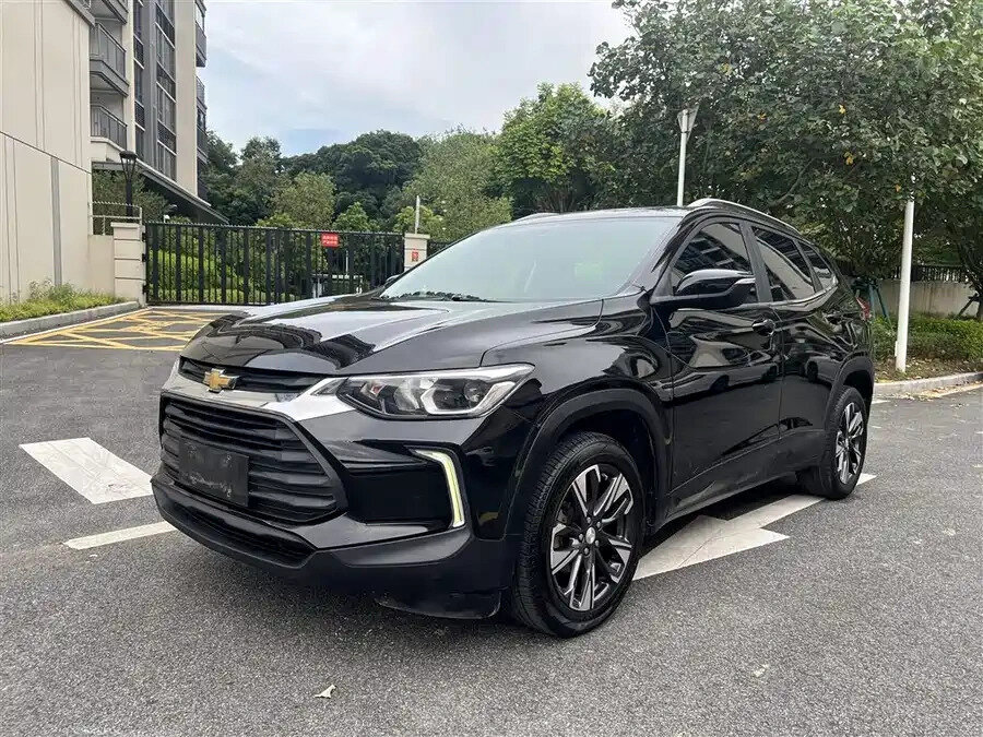 Открыть фотографии: Chevrolet Tracker IV