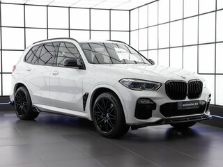2021 BMW X5 40i IV (G05/G18), белый, 6795000 рублей, вид 3