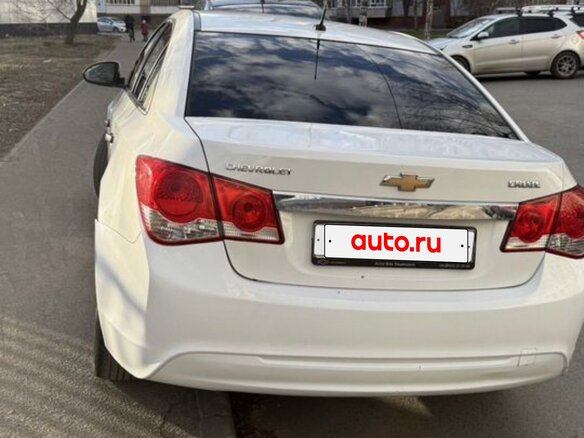 2013 Chevrolet Cruze I Рестайлинг, белый, 750000 рублей - вид 1