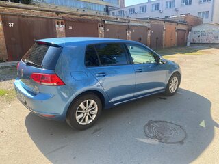 2013 Volkswagen Golf VII, голубой, 1400000 рублей, вид 2