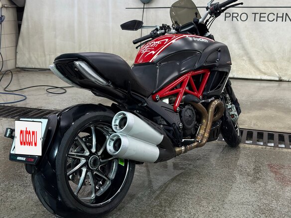 2011 Ducati Diavel Carbon, красный, 900000 рублей - вид 6