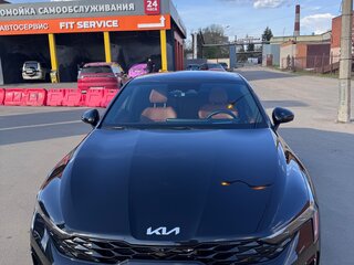 2024 Kia K5 III Рестайлинг, чёрный, 4300000 рублей, вид 4
