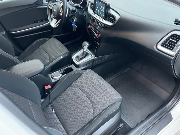 2018 Kia Ceed III, белый, 1950000 рублей - вид 10