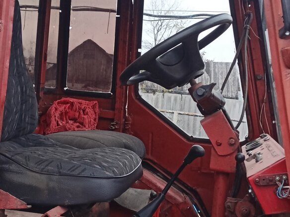 1983 ХТЗ Т-16, красный, 270000 рублей - вид 1
