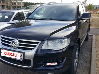 2010 Volkswagen Touareg I Рестайлинг, чёрный, 1698989 рублей, вид 2