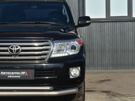 2013 Toyota Land Cruiser 200 Series Рестайлинг 1, чёрный, 3249999 рублей, вид 4